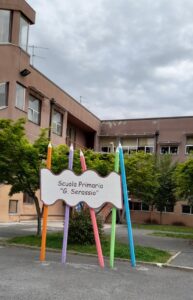 l'immagine è una foto dell'istituto della scuola primaria di Cavour