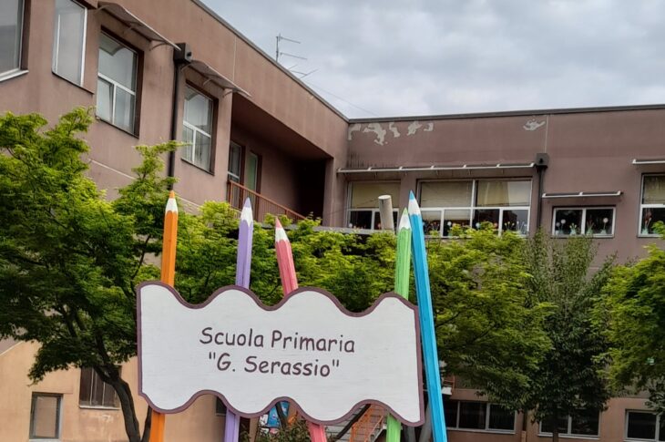 l'immagine è una foto dell'istituto della scuola primaria di Cavour
